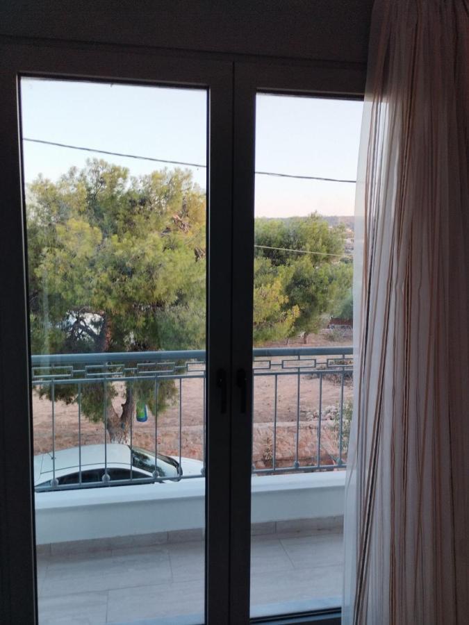Coastal Garden Getaway Διαμέρισμα Βάρη Εξωτερικό φωτογραφία