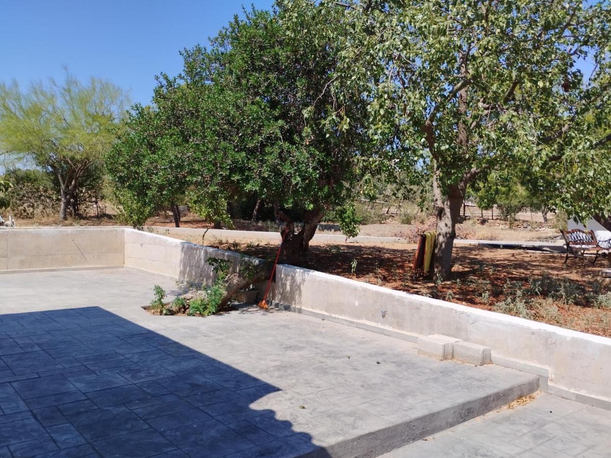 Coastal Garden Getaway Διαμέρισμα Βάρη Εξωτερικό φωτογραφία